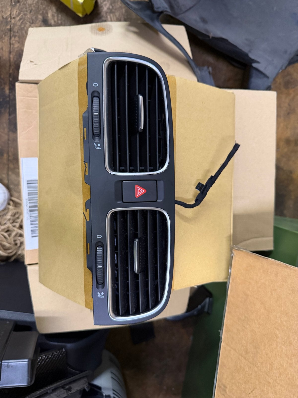 VW Golf 6 Ventilatierooster gevarenlichtschakelaar 5K0819728, Ophalen of Verzenden, Gebruikt, Volkswagen