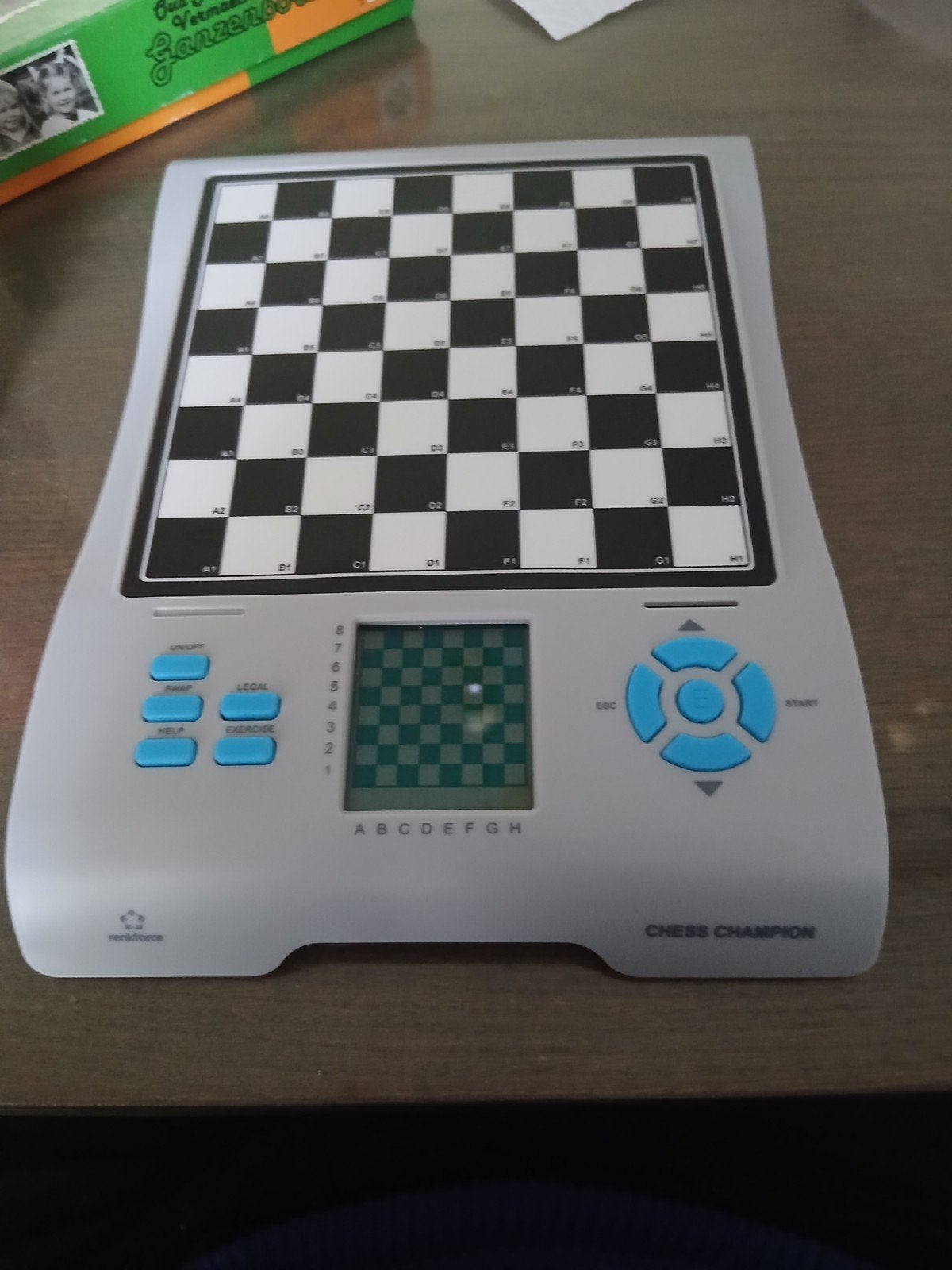 Renkforce schaakcomputer powered by Millennium, grijs, Een of twee spelers, Ophalen, Zo goed als nieuw, Renkforce