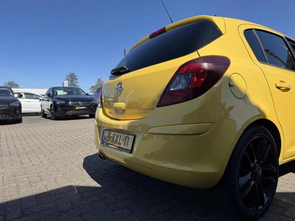 Opel Corsa 1.2-16V Anniversary Edition Hele leuke budget Cor, Auto's, Opel, Voorwielaandrijving, Euro 5, 4 cilinders, 1229 cc