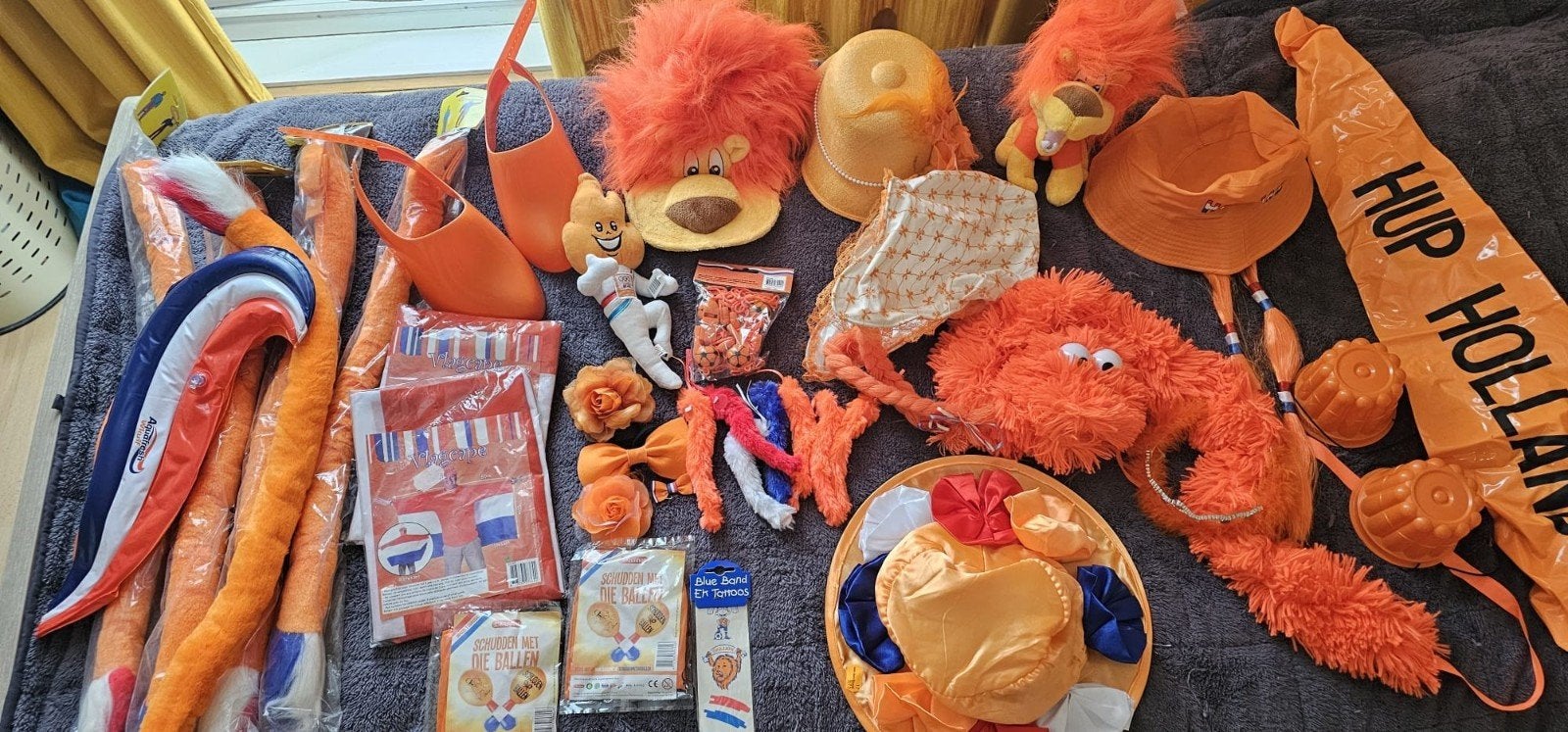 Diverse oranje artikelen. Leuk voor het wk voetbal., Ophalen, Zo goed als nieuw, Versiering, Oranje of Koningsdag