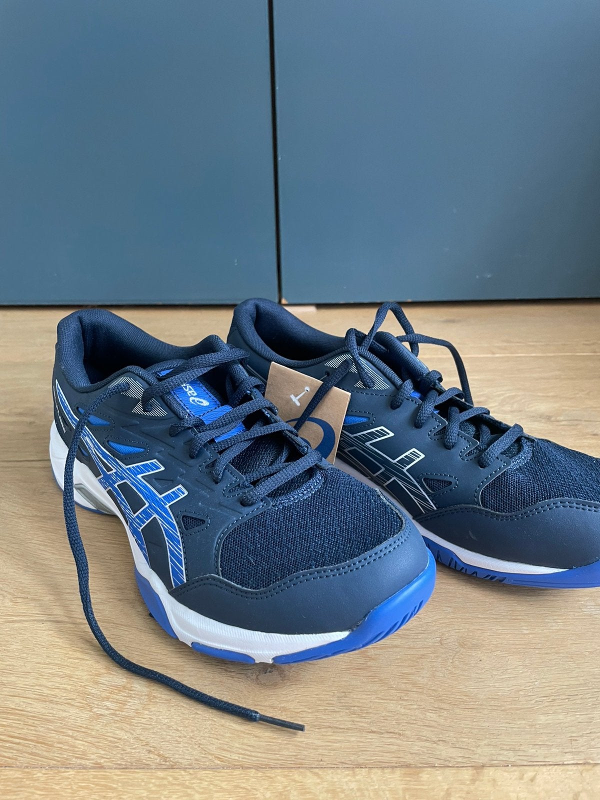 Asics indoorschoenen voor o.a. gym (nieuw) maat 41,5, Ophalen, Nieuw, Schoenen