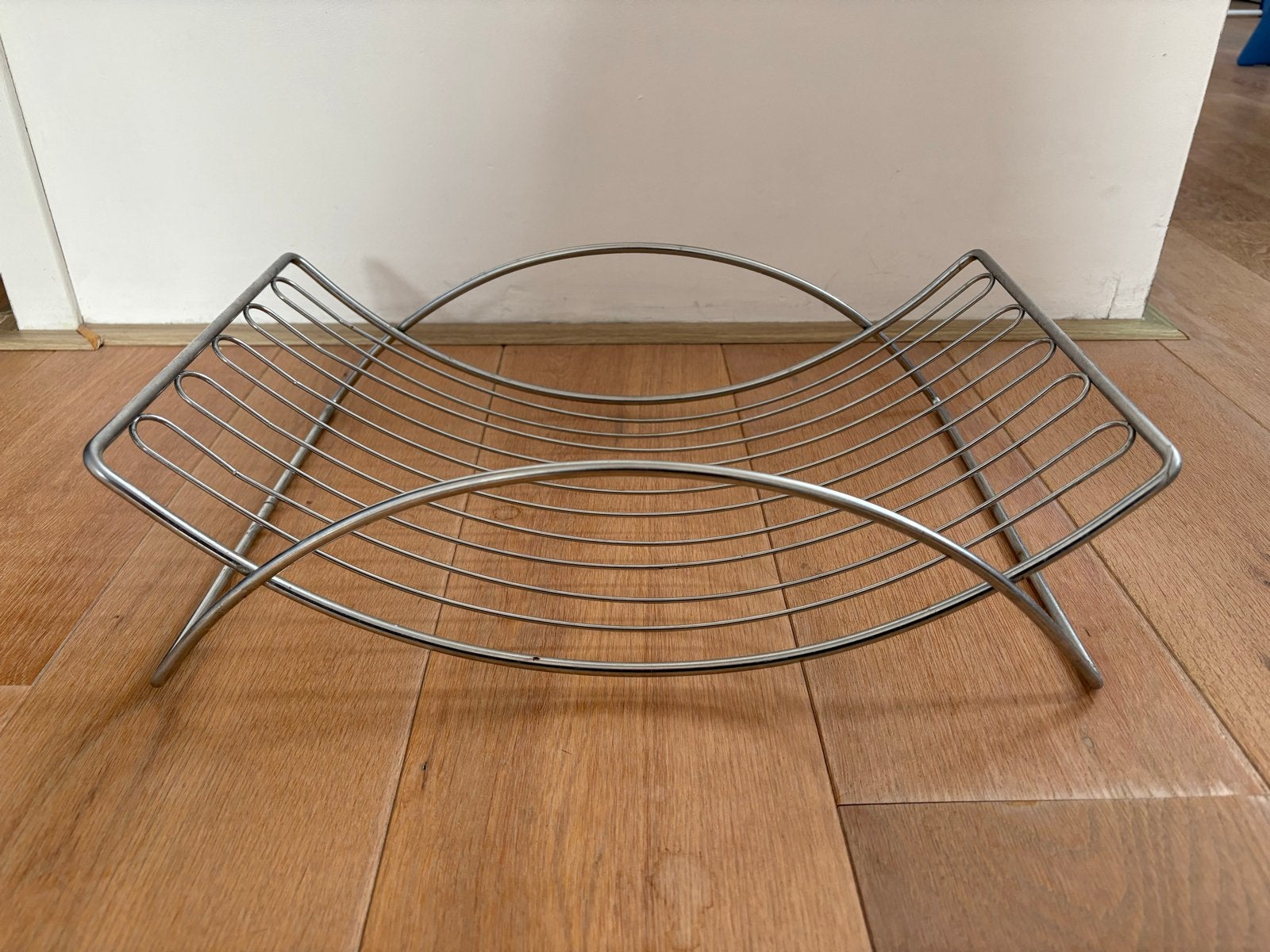 Stijlvolle metalen fruitschaal - Modern design, Mand, Ophalen of Verzenden, Zo goed als nieuw, Metaal