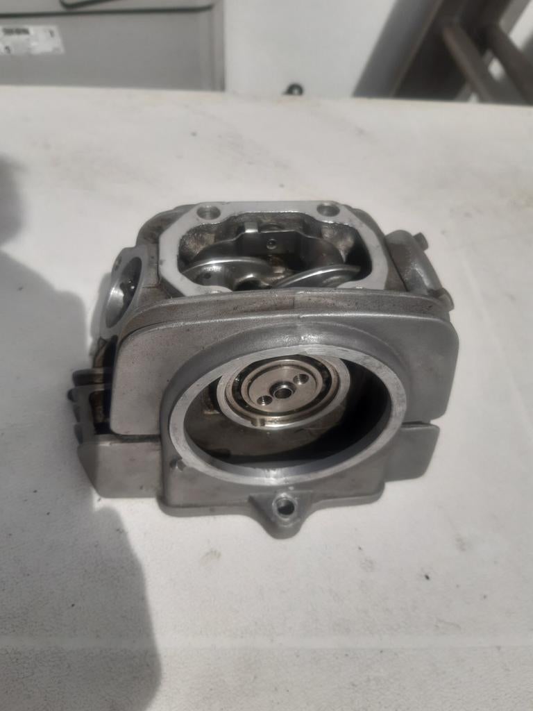 Cilinder kop  Lifan  / YX   125  / 150 cc, Ophalen of Verzenden, Zo goed als nieuw, Cilinder, Overige merken