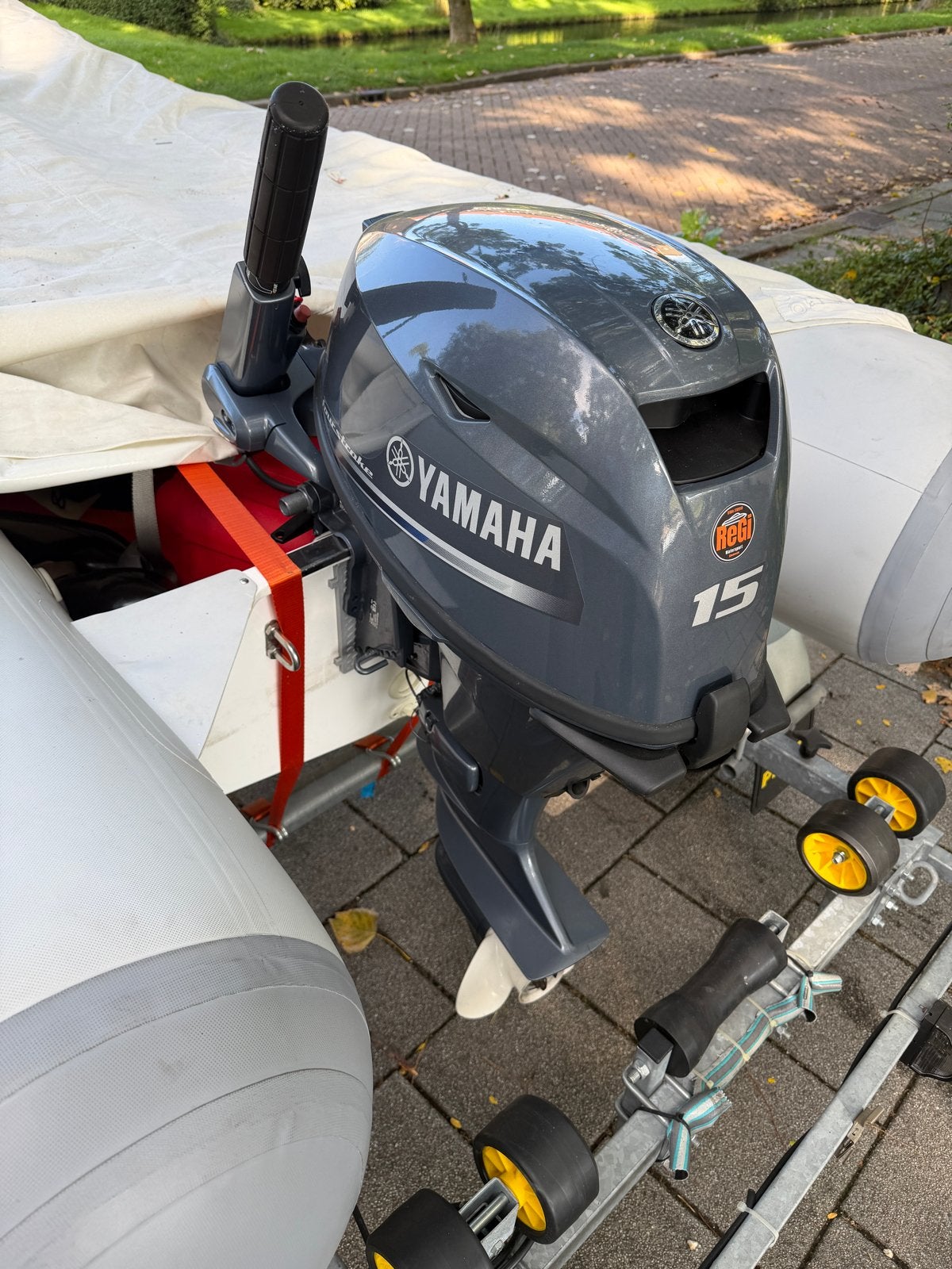 Foto 21 van Zodiac rubberboot met Yamaha 15pk motor en Pega boottrailer
