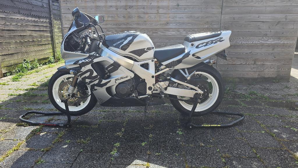 Honda Fireblade 900rr, Motoren, Motoren | Honda, Particulier, Super Sport, meer dan 35 kW, 4 cilinders, Sportuitlaat, Handgeschakeld