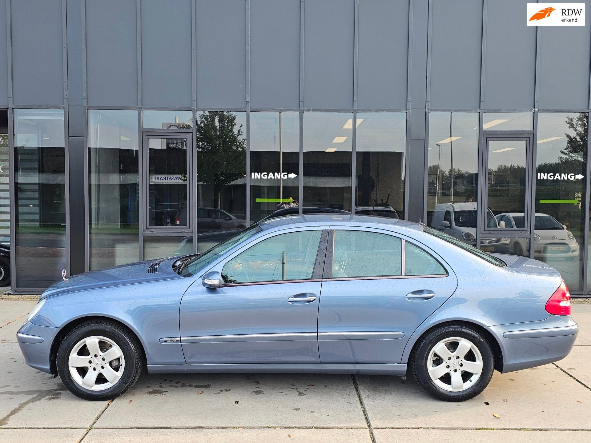 Mercedes-Benz E-klasse 320 CDI Classic - Leer - Zeer Mooie A, Auto's, Automaat, Adaptive Cruise Control, Achterwielaandrijving