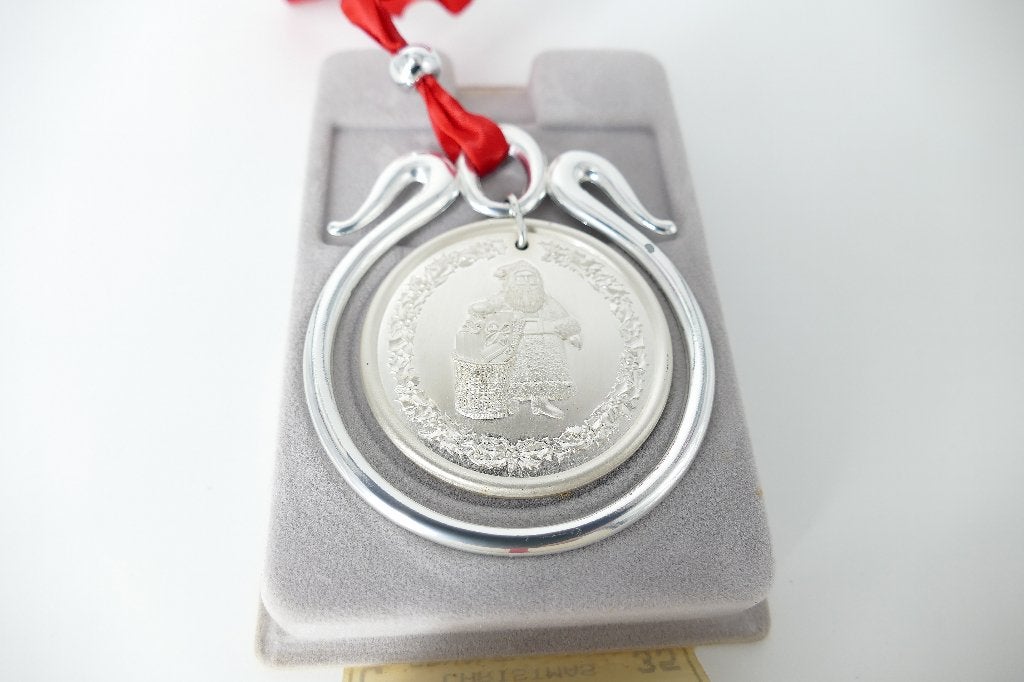 Christofle 1990 Kerstornament - Kerstman met cadeau's, Antiek en Kunst, Antiek | Goud en Zilver, Ophalen of Verzenden, Zilver