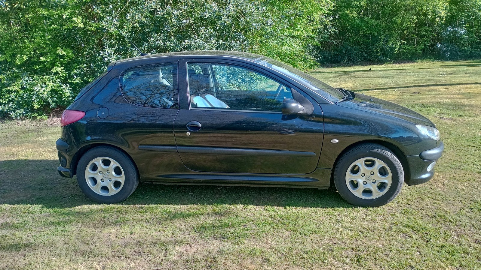Peugeot 206 1.6 16V XT 3D Automaat,LPG, 2004 Zwart, Stof, 40 €/maand, 4 cilinders, Zwart