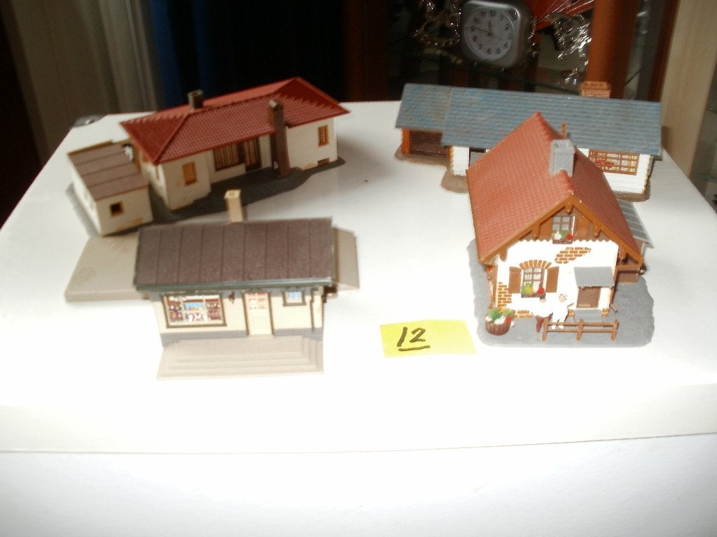 4x Vollmer/kibri Ho gebouw voor bij de treinbaan., Overige merken, Gelijkstroom of Wisselstroom, Brug, Tunnel of Gebouw, Ophalen of Verzenden