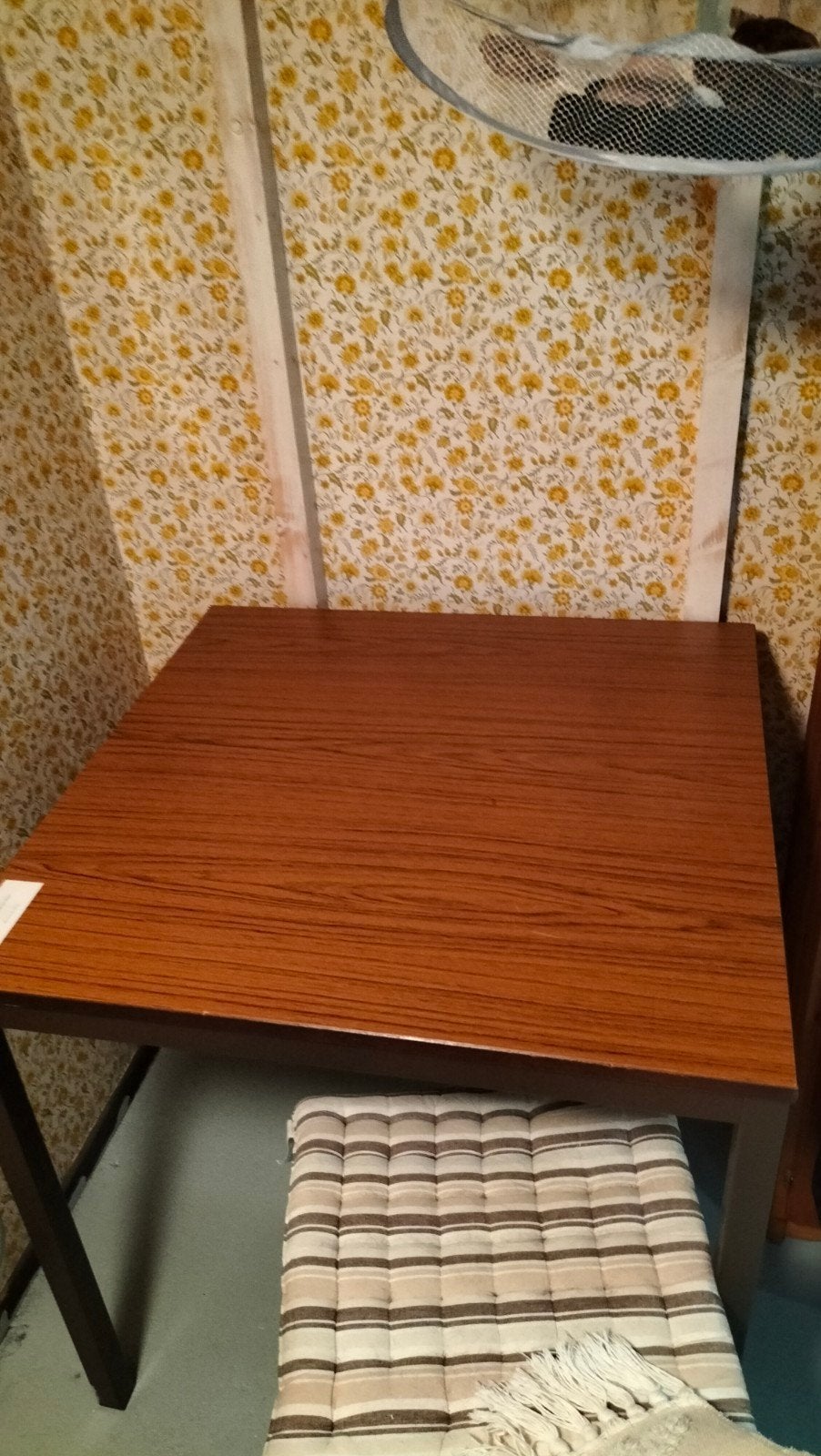Vintage eettafel/bureautafel 75x75 cm, Huis en Inrichting, Tafels | Eettafels, Gebruikt, 50 tot 100 cm, 50 tot 100 cm, tot twee personen