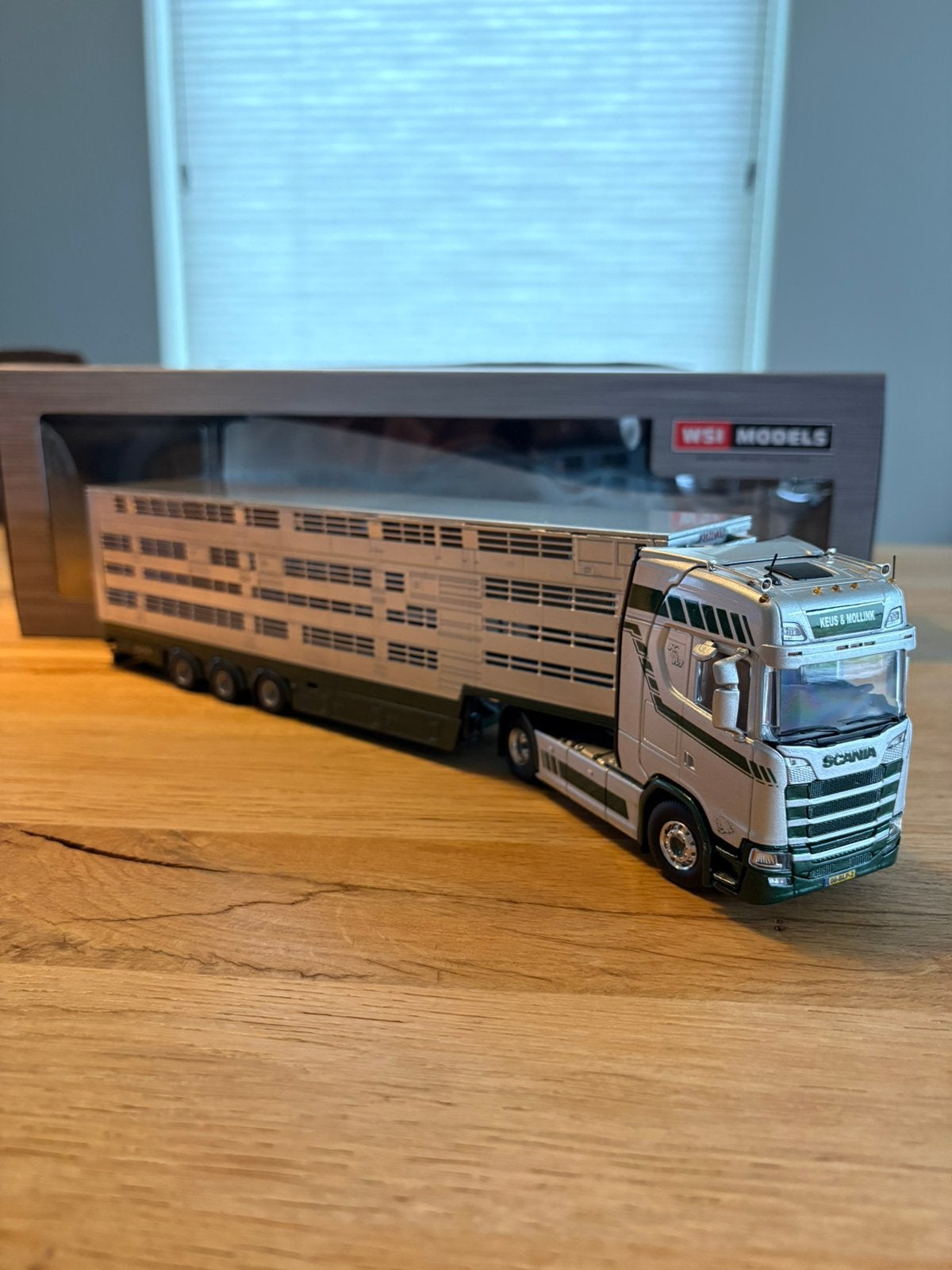 WSI 1:50 Scania S Highline Keus & Mollink Vee Trailer, Ophalen of Verzenden, Nieuw, Bus of Vrachtwagen, Wsi