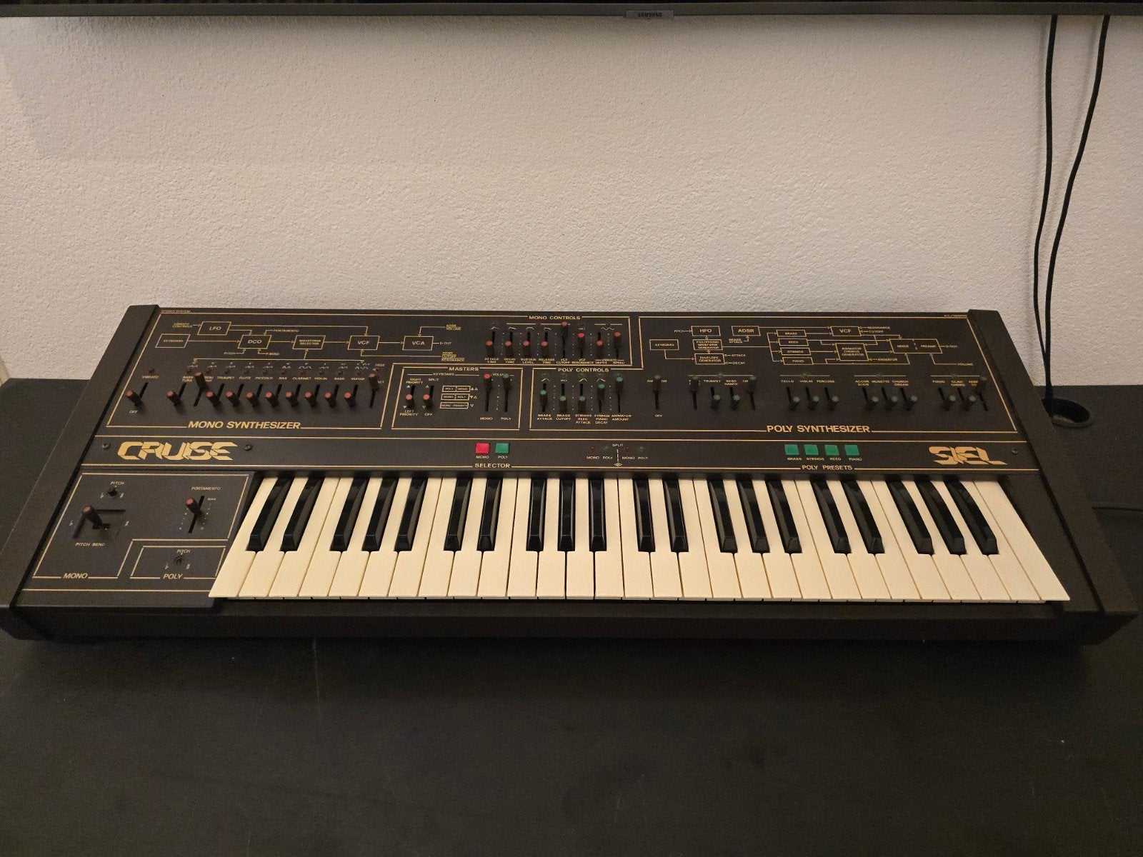 Siel Cruise Synthesizer - zo goed als nieuw, Ophalen