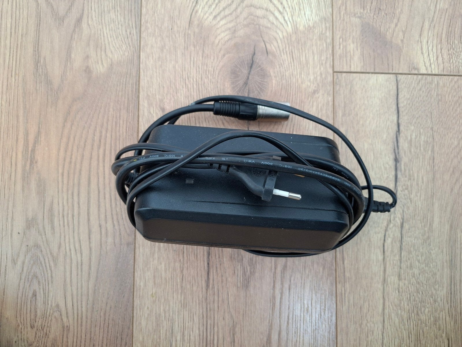 Giant EnergyPak Acculader 5-Pins 41.8V, 4A, 168W, origineel, Ophalen of Verzenden, Gebruikt