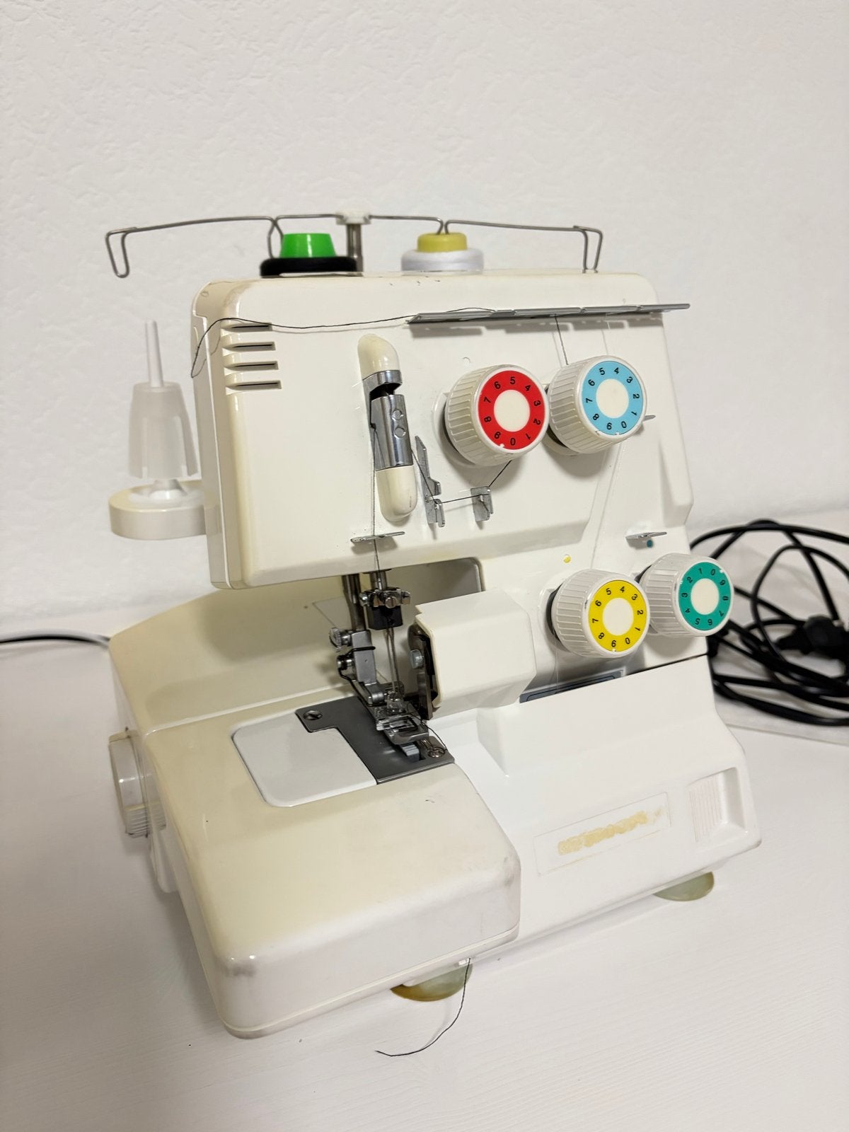 Medion MD 10685 Overlockmachine, Hobby en Vrije tijd, Ophalen of Verzenden, Gebruikt, Overige typen