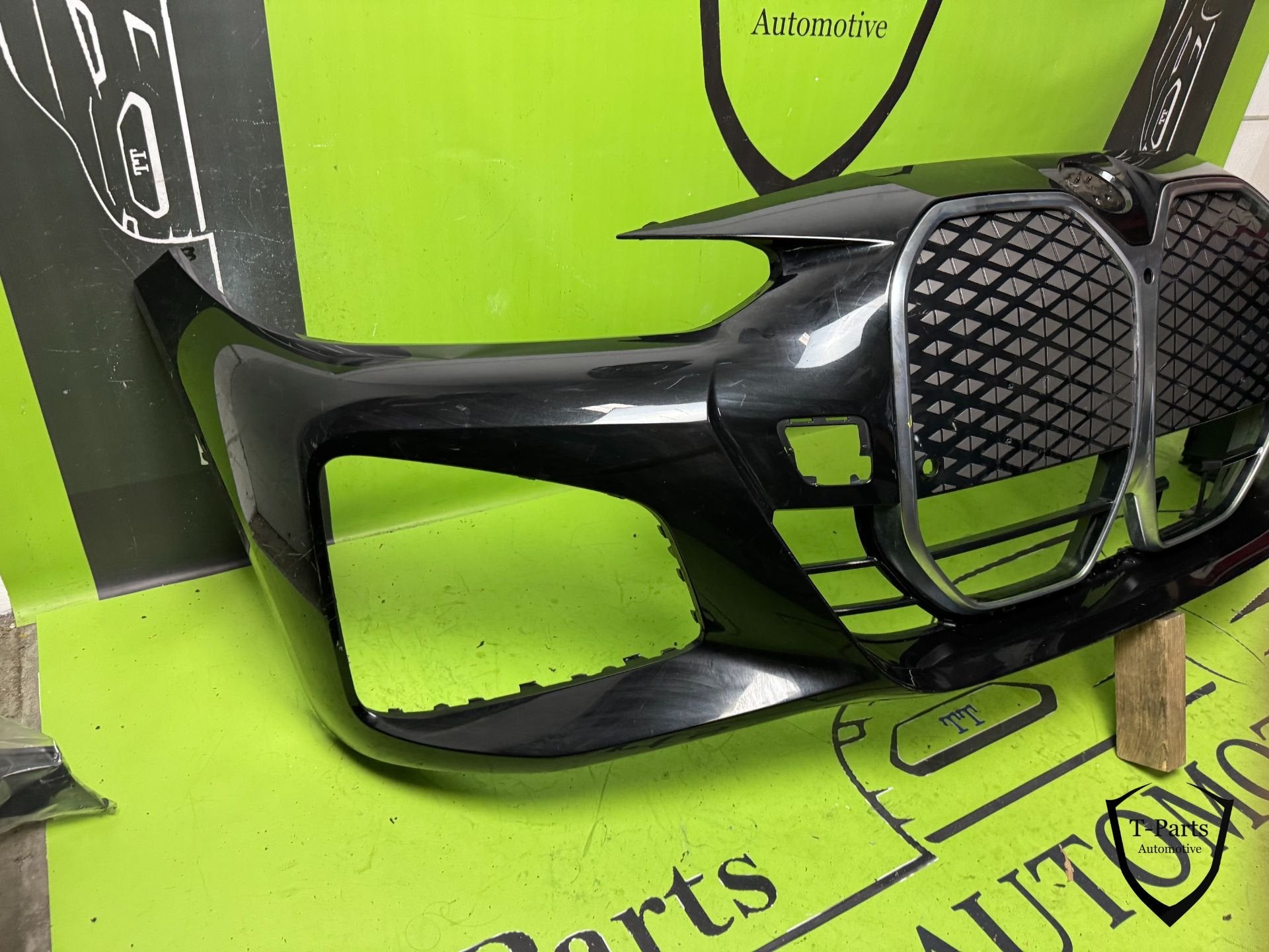bmw i4 4serie voorbumper bumper, Petuelring 130
80788  Munich, DE, Gebruikt, Info@bmw.de, Ophalen of Verzenden