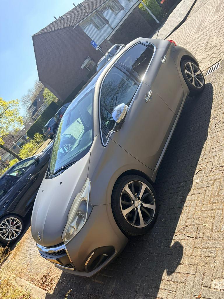 Peugeot 208 1.2 VTI 81KW/110PK 5-D 2015 Grijs, Voorwielaandrijving, Euro 5, 40 €/maand, Zwart