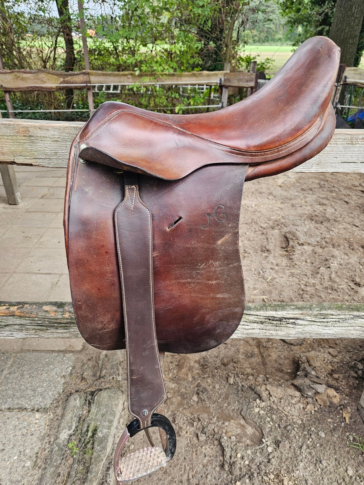 wit australisch stockzadel & beige Merano dressuurzadel, Ophalen of Verzenden, Gebruikt, Recreatie, L (17.5 inch)