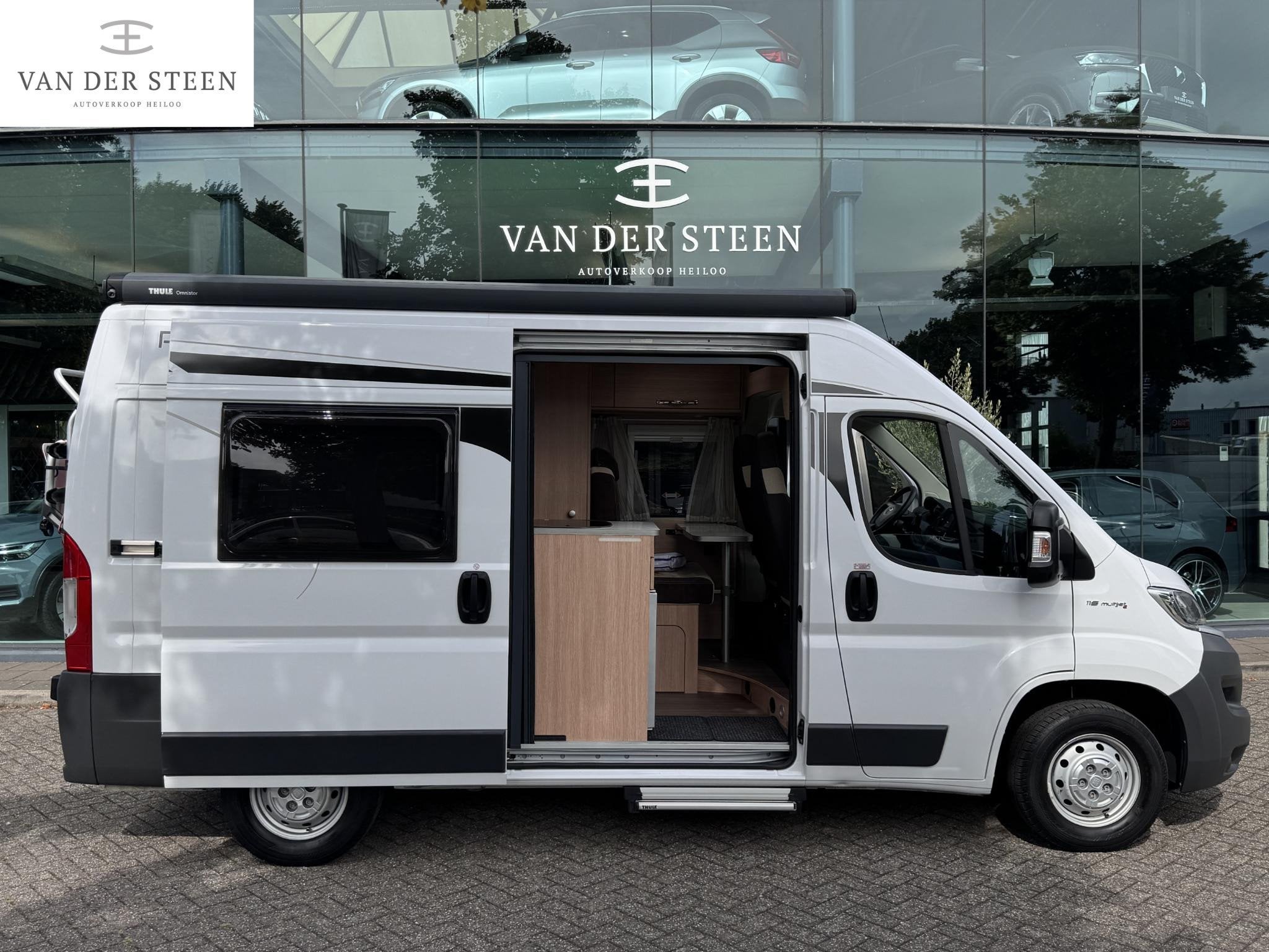 Pössl Roadcar 540 Handgeschakeld | Dwars bed, Caravans en Kamperen, Campers, Pössl, Bedrijf, Luifel, 5 tot 6 meter