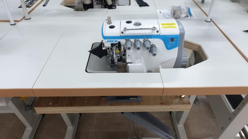 ACTIE NU OPGEBOUWD JACK E4-4DRAADS LOCK MACHINE ACTIE 2, Nieuw, Lockmachine, Industrieel, Ophalen
