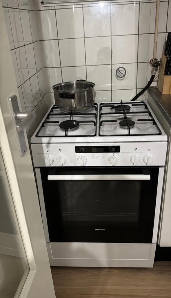 Gasfornuis siemens, Witgoed en Apparatuur, Fornuizen, Ophalen, 4 kookzones, Zo goed als nieuw, Gas