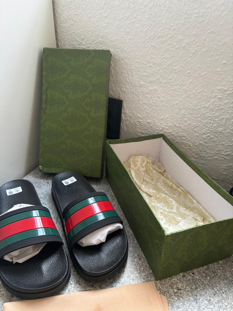 Gucci Slides / Slippers Web Stripe – Nieuw – Maat 41 42 43, Kleding | Dames, Schoenen, Ophalen of Verzenden, Nieuw, Zwart