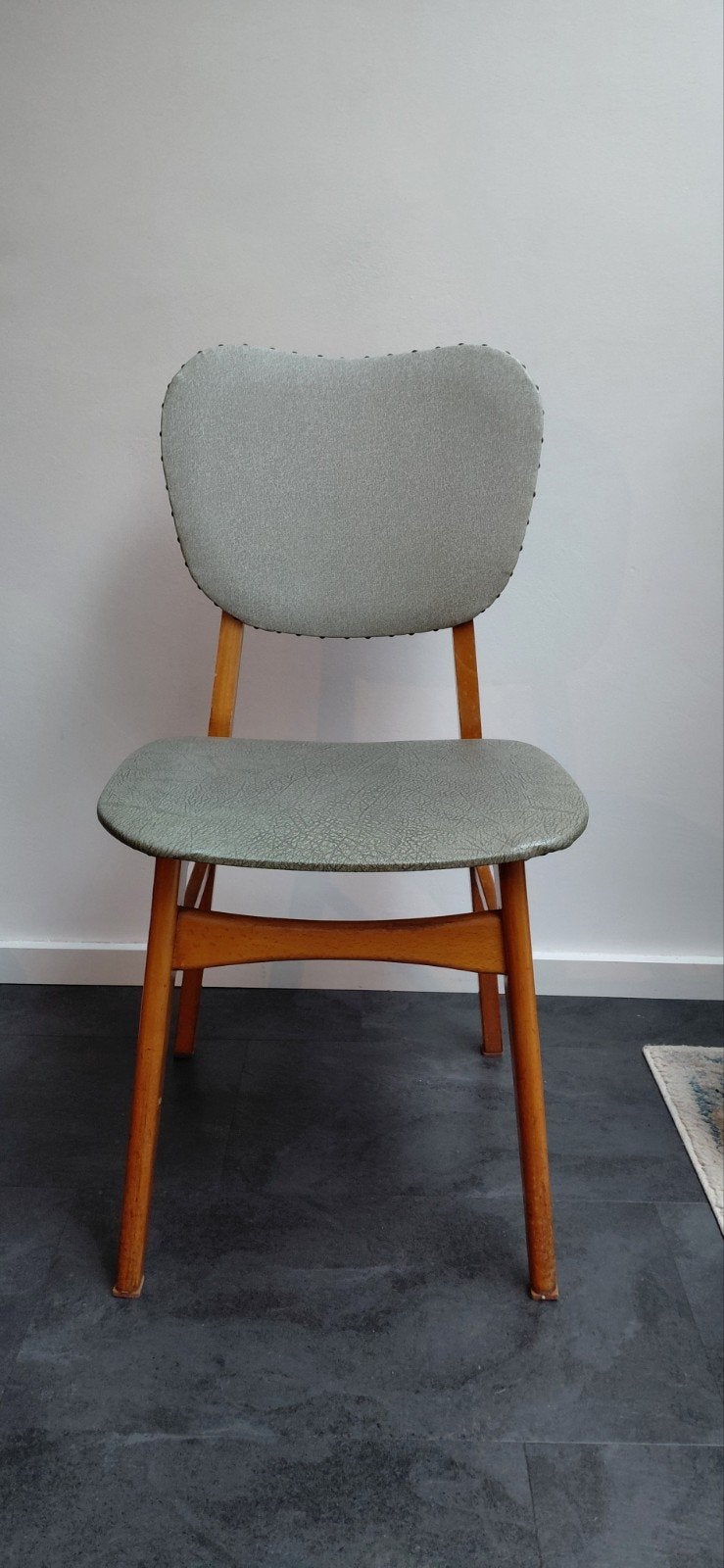 Vintage Stoel – Skai Leer Groen grijs Rood met Siernagels, Ophalen