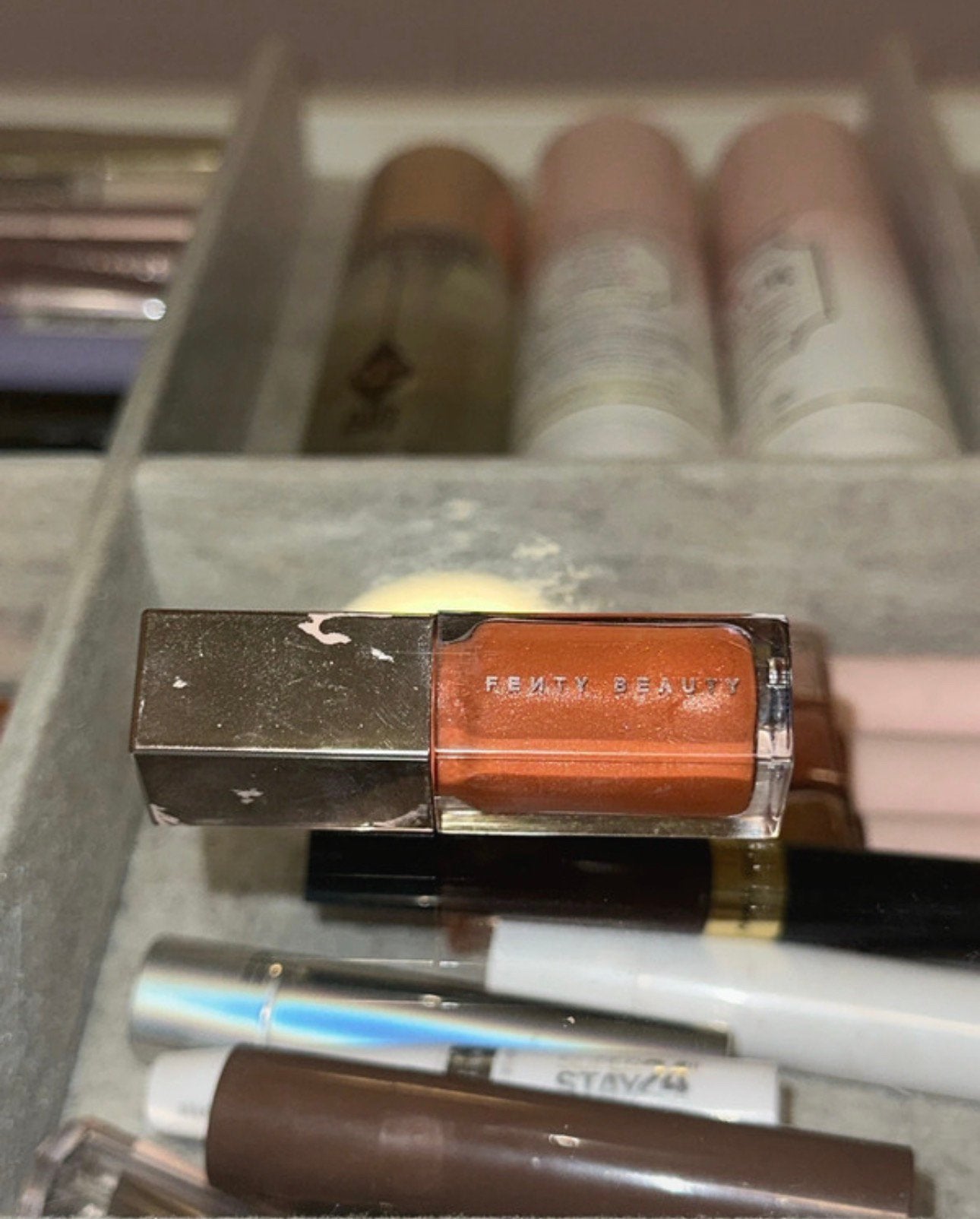 Fenty Beauty lipgloss mini kleur Fenty Glow, Ophalen of Verzenden, Zo goed als nieuw, Roze, Lippen