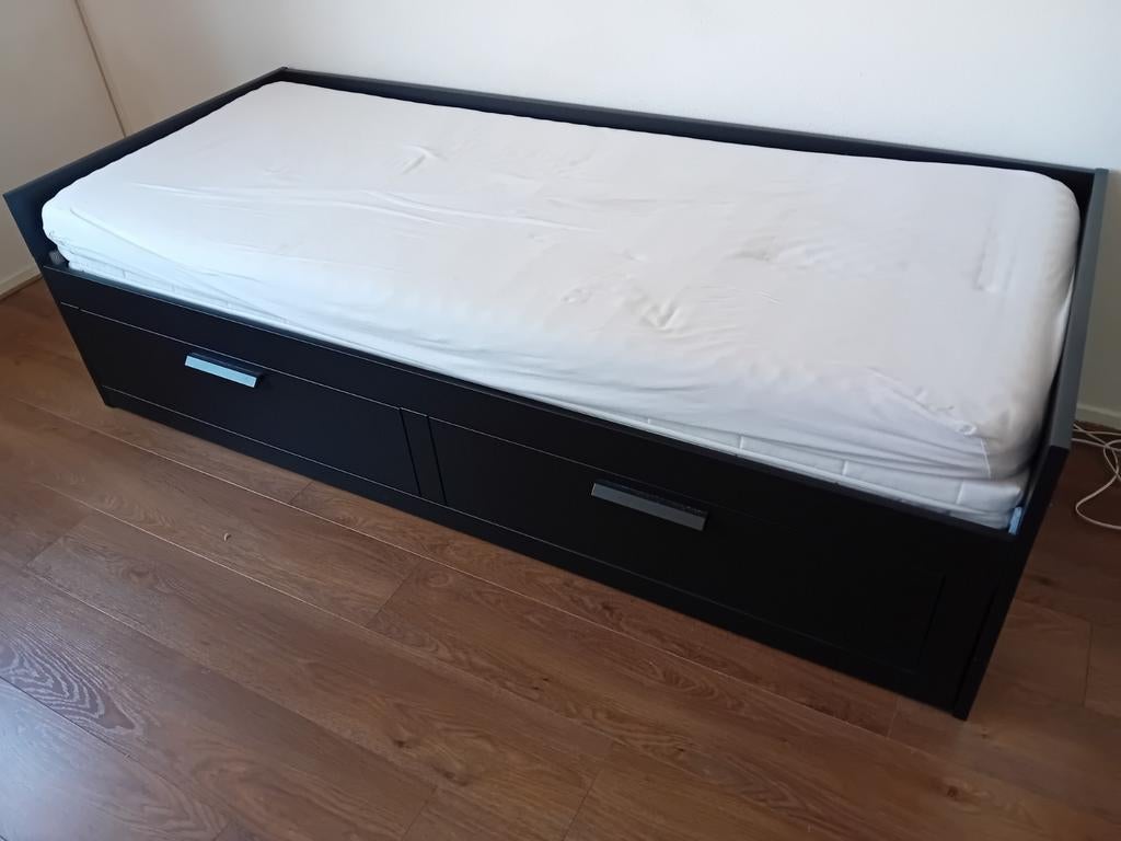 Bed met schuifladen, Ophalen, 90 cm, Eenpersoons, Zo goed als nieuw