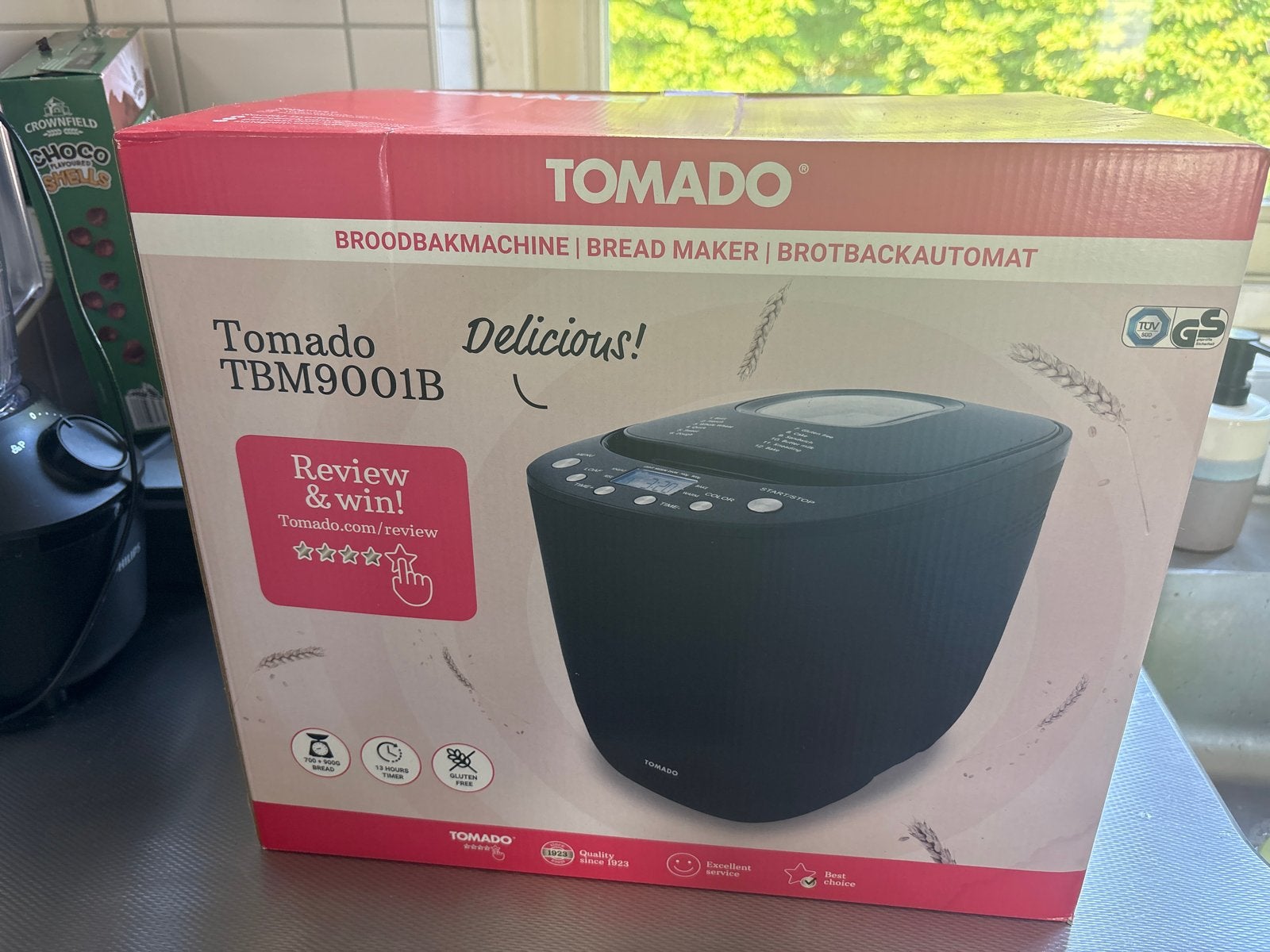 TOMADO TBM9001B Broodbakmachine - Nieuw in doos, Met timer, Meer dan 10 programma's, 800 tot 1200 gram deeg, Nieuw