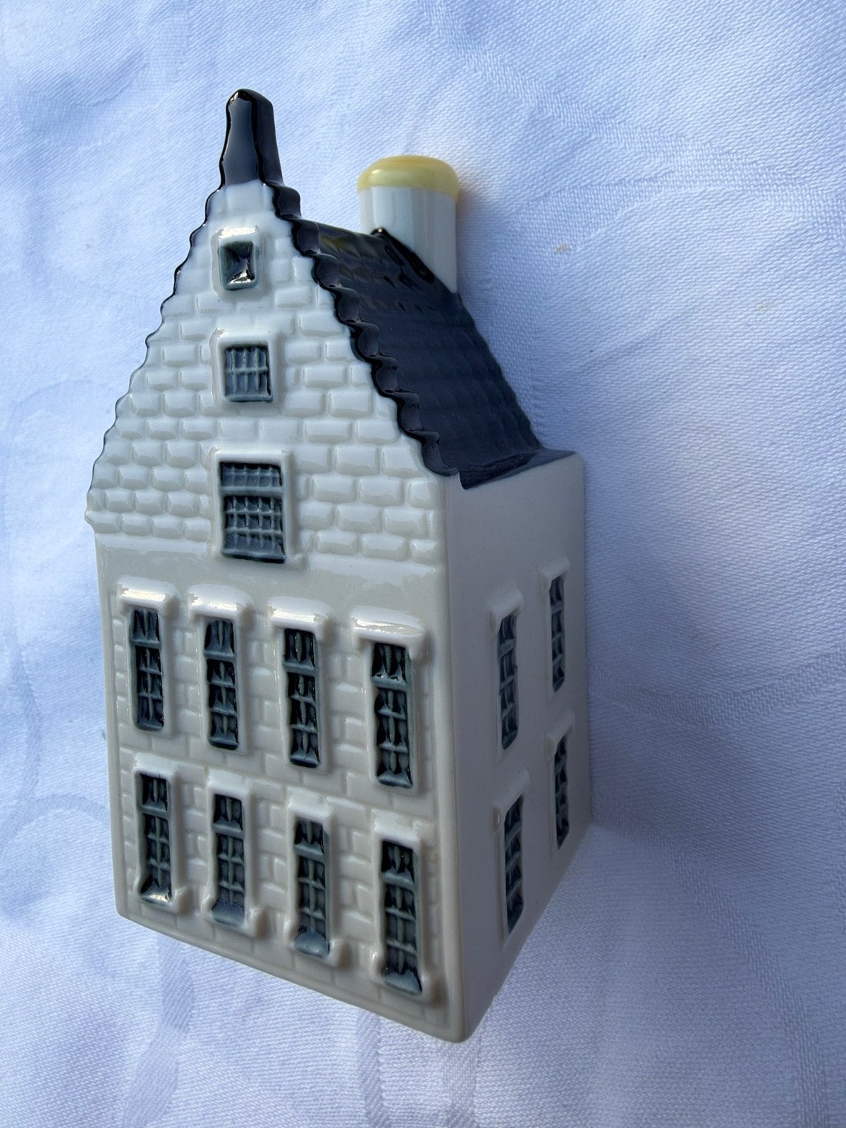Delfts blauw KLM huisje nummer 77 van BOLS, Ophalen of Verzenden, Nieuw, 61 t/m 80, Gevuld