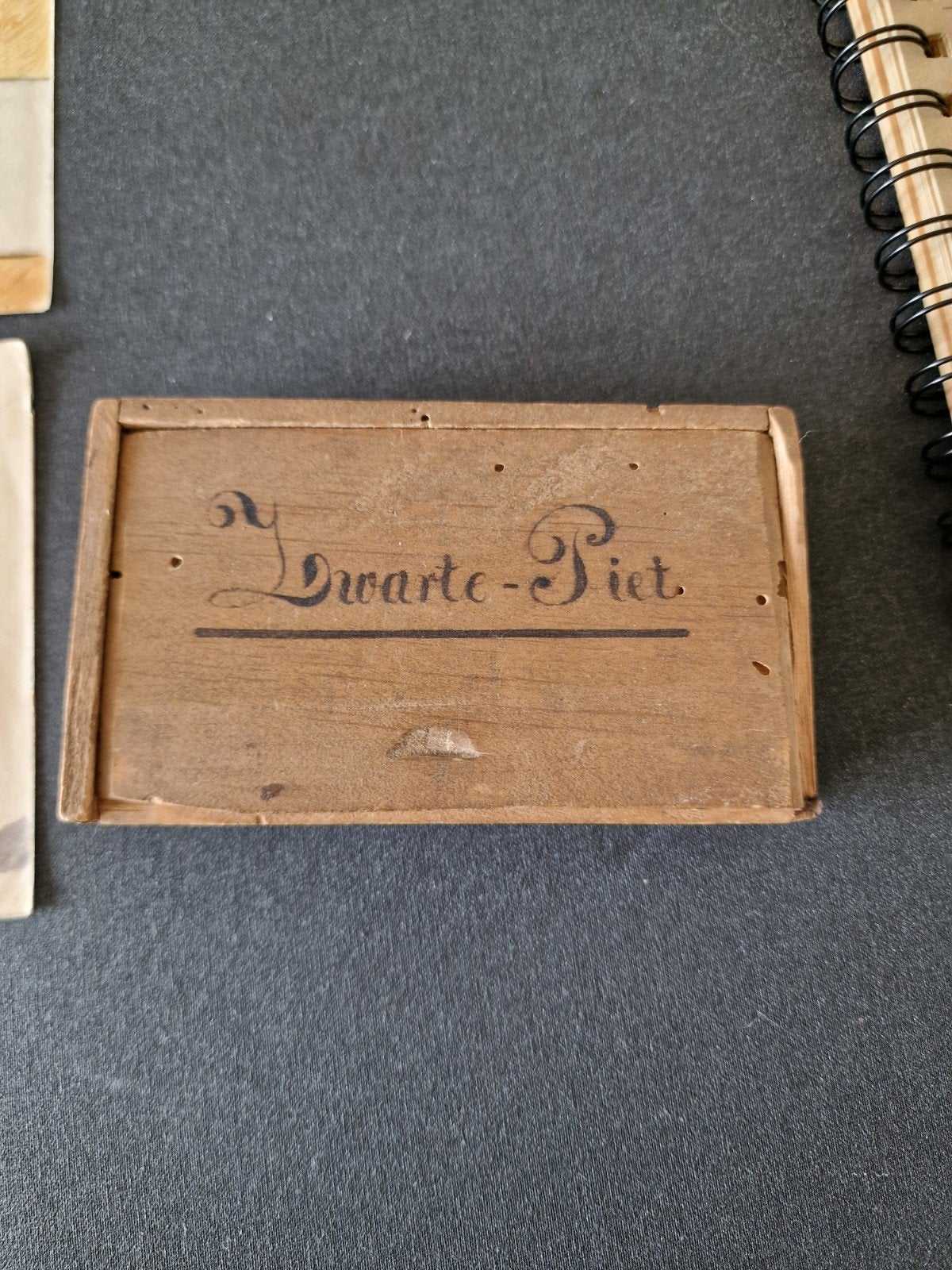 Antiek Zwarte Piet kaartspel in houten doosje, Ophalen of Verzenden, Gebruikt