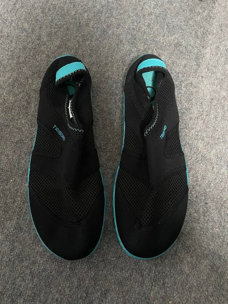 Tribord waterschoenen maat 42/43, Watersport en Boten, Ophalen of Verzenden, Gebruikt, Dame of Heer, Zeil- of Surfschoenen