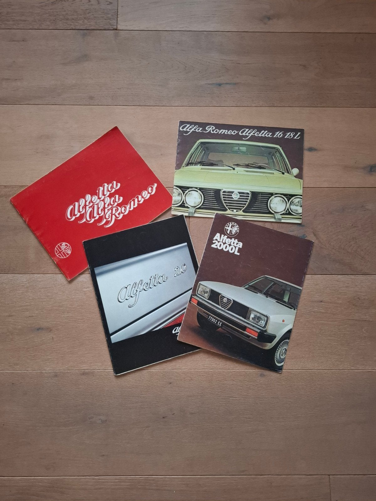 Alfa Romeo Alfetta folders - Diverse modellen, Ophalen of Verzenden, Gelezen, Alfa Romeo
