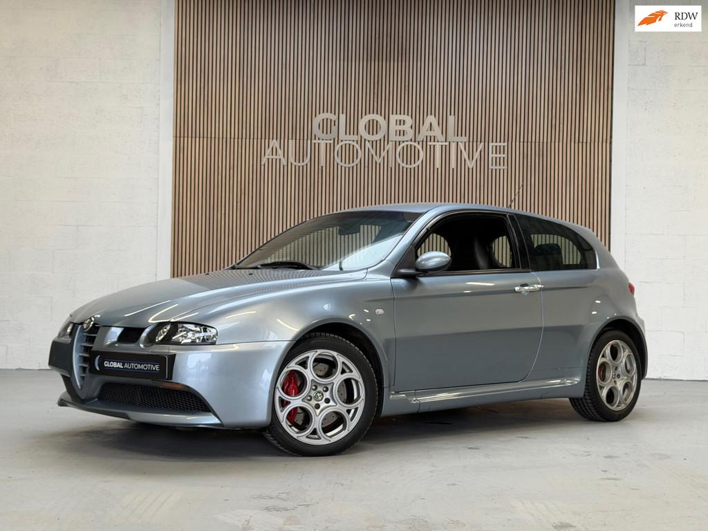 Alfa Romeo 147 3.2 V6 GTA - ZWART LEER - HANDGESCHAKELD, Auto's, Alfa Romeo, Gebruikt, Zwart, Blauw, Handgeschakeld