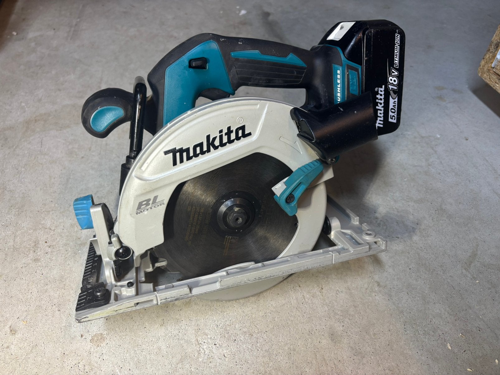 Makita DHS680 (2024) 165mm cirkelzaag incl. 5ah accu