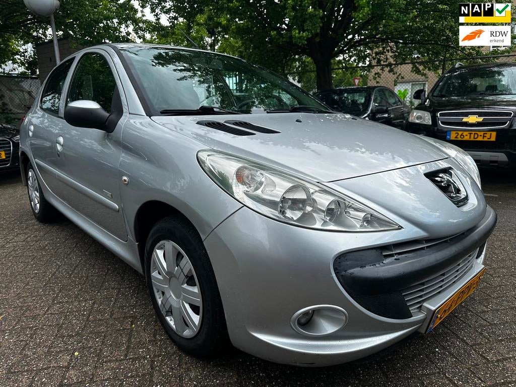 Peugeot 206 + 1.4 Millesim 200, 4 cilinders, Origineel Nederlands, Bedrijf, Handgeschakeld