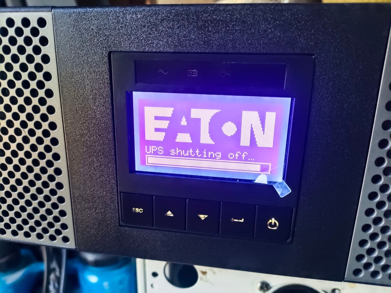 Eaton 9PX 5000 UPS 5000VA/4500W – Inclusief kabel en rackbeu, Computers en Software, Noodvoedingen (UPS), Ophalen