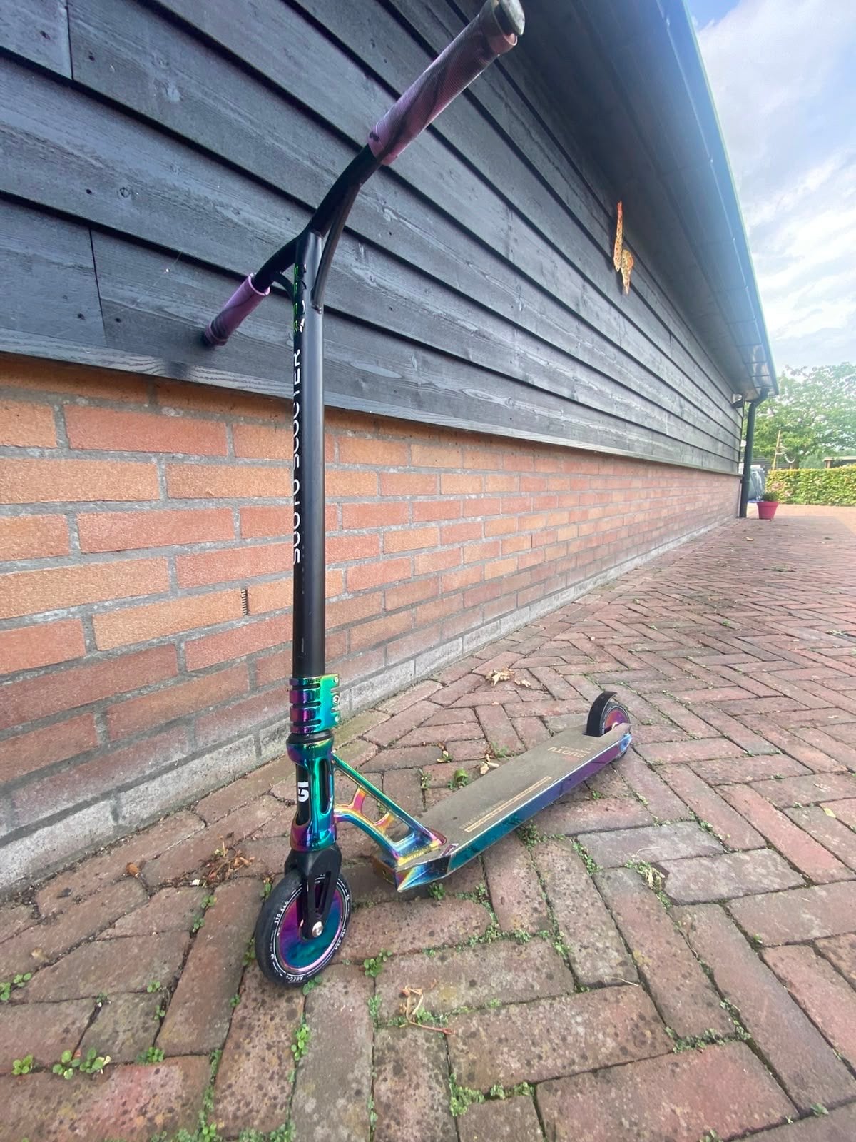 Stuntstep SUOTU SCOOTER - Regenboog/Paars, Fietsen en Brommers, Steps, Ophalen of Verzenden, Gebruikt, Gewone step