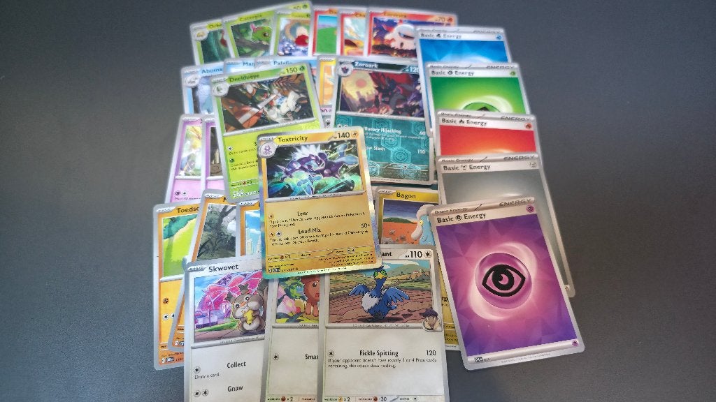Bundel van 30 Pokémonkaarten, Ophalen of Verzenden, Zo goed als nieuw, Meerdere kaarten, Foil
