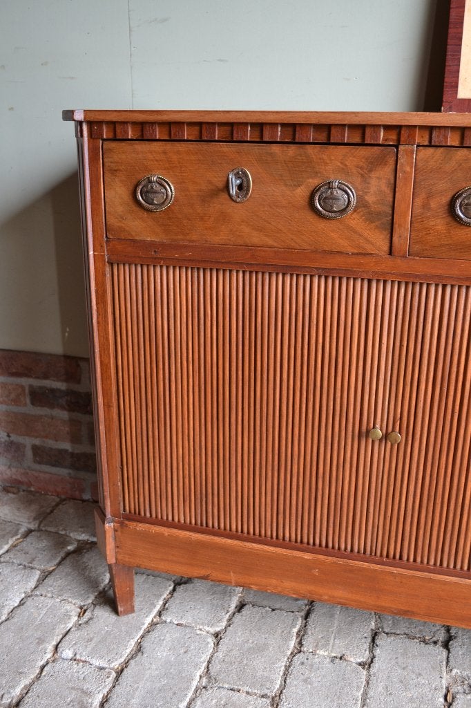 Prachtig antiek mahonie houten dressoir met jaloeziedeur., Antiek en Kunst, Verzenden