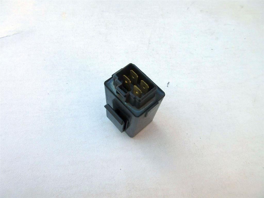 Yamaha XJ600 relais 4P Omron G8D-02Y XJ 600 Diversion relay, Motoren, Accessoires | Koffers en Tassen, Gebruikt, Ophalen of Verzenden