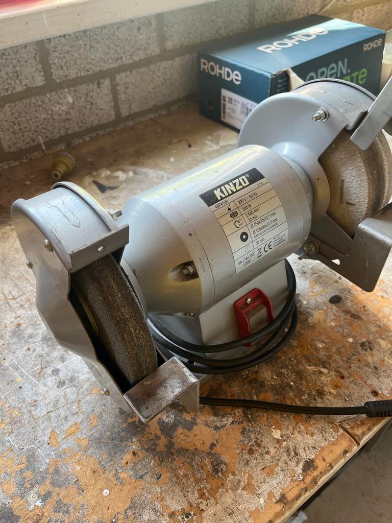 Kinzo Werkbankslijpmachine 200W, Doe-het-zelf en Verbouw, Ophalen, Gebruikt, Minder dan 700 watt, Werkbankslijpmachine