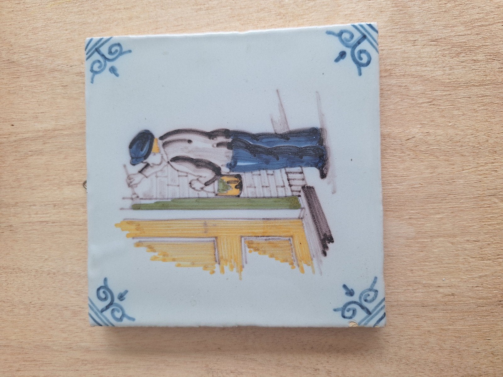 Antiek Delfts Blauw Aardewerk Tegeltje met Schilder, Antiek en Kunst, Antiek | Wandborden en Tegels, Ophalen of Verzenden