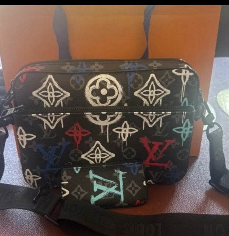 Louis Vuitton Graffiti Schoudertas met Portemonnee, Verzenden, Zo goed als nieuw, Zwart, Schoudertasje