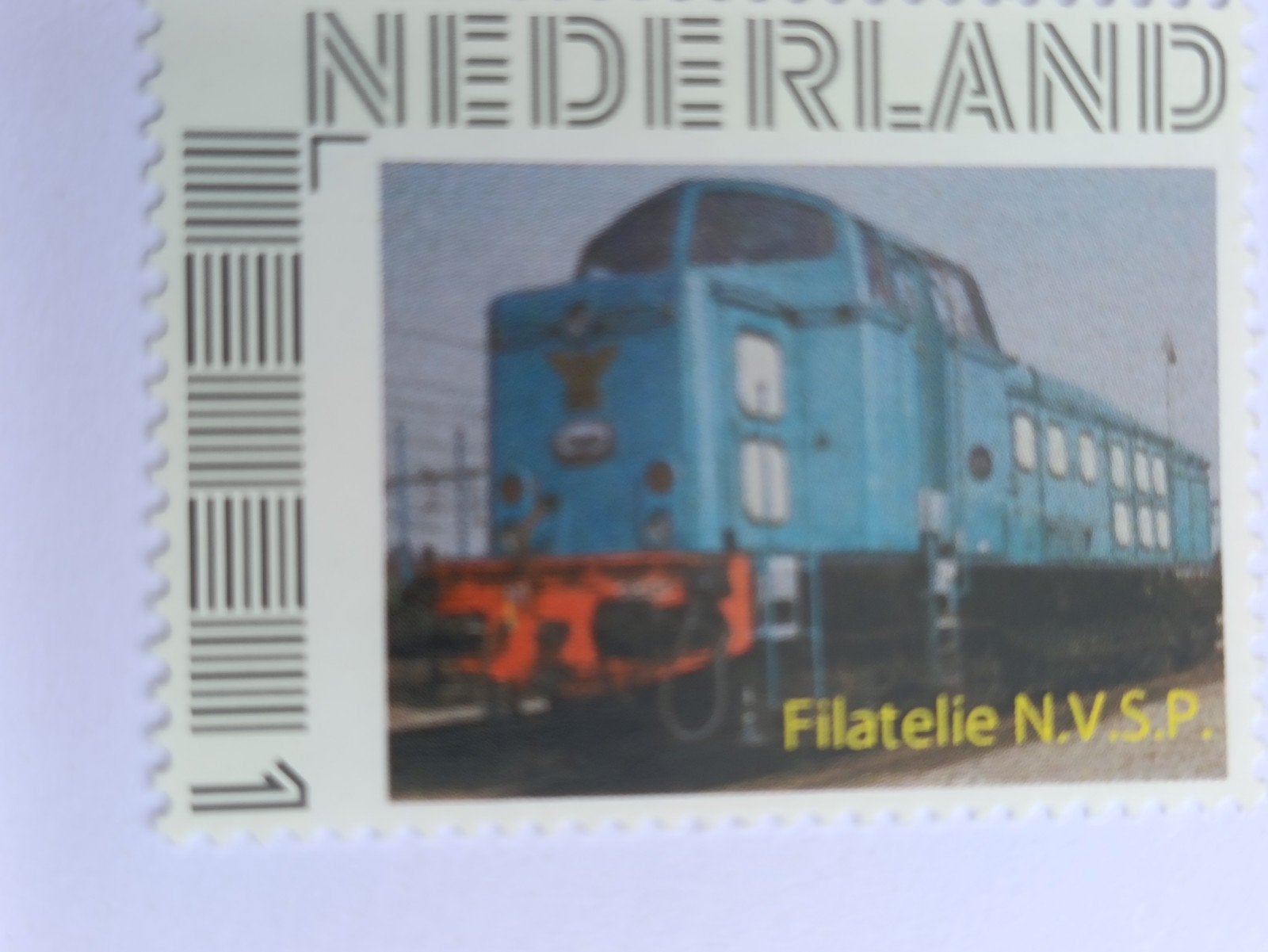 Persoonlijke postzegel met blauwe trein - Filatelie N.V.S.P., Ophalen of Verzenden, Na 1940, Postfris