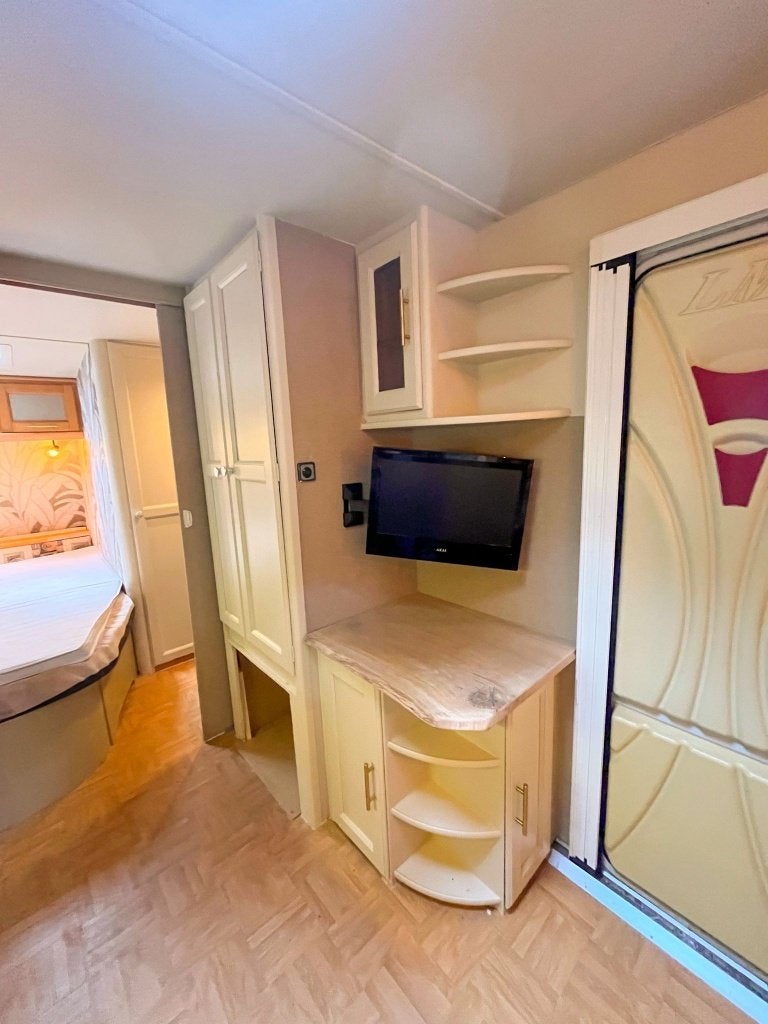 Caravan LMC Dominant 560 – Ideale gezinscaravan, Caravans en Kamperen, Omvormbare zithoek, Rondzit, Oven, Particulier