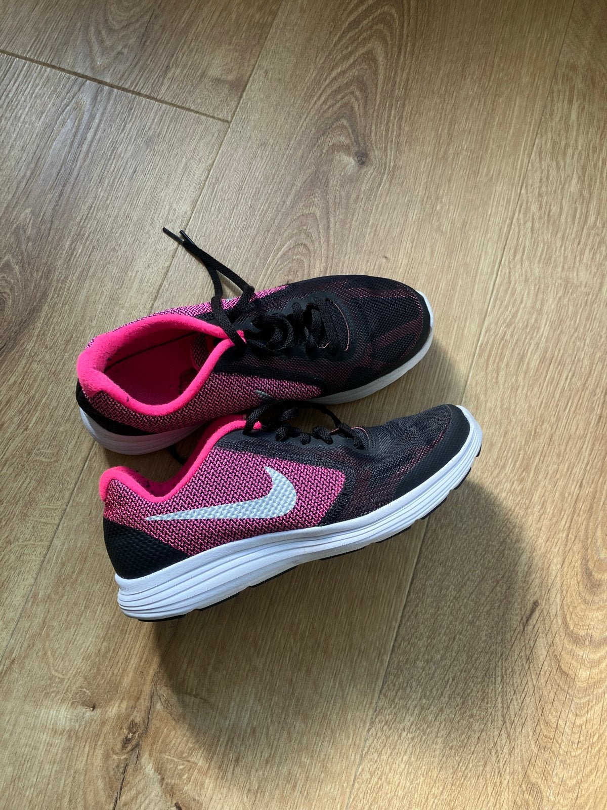 Nike Revolution 3 sneakers - Zwart/Roze - Maat 36, Zwart, Ophalen of Verzenden, Sneakers of Gympen, Gedragen