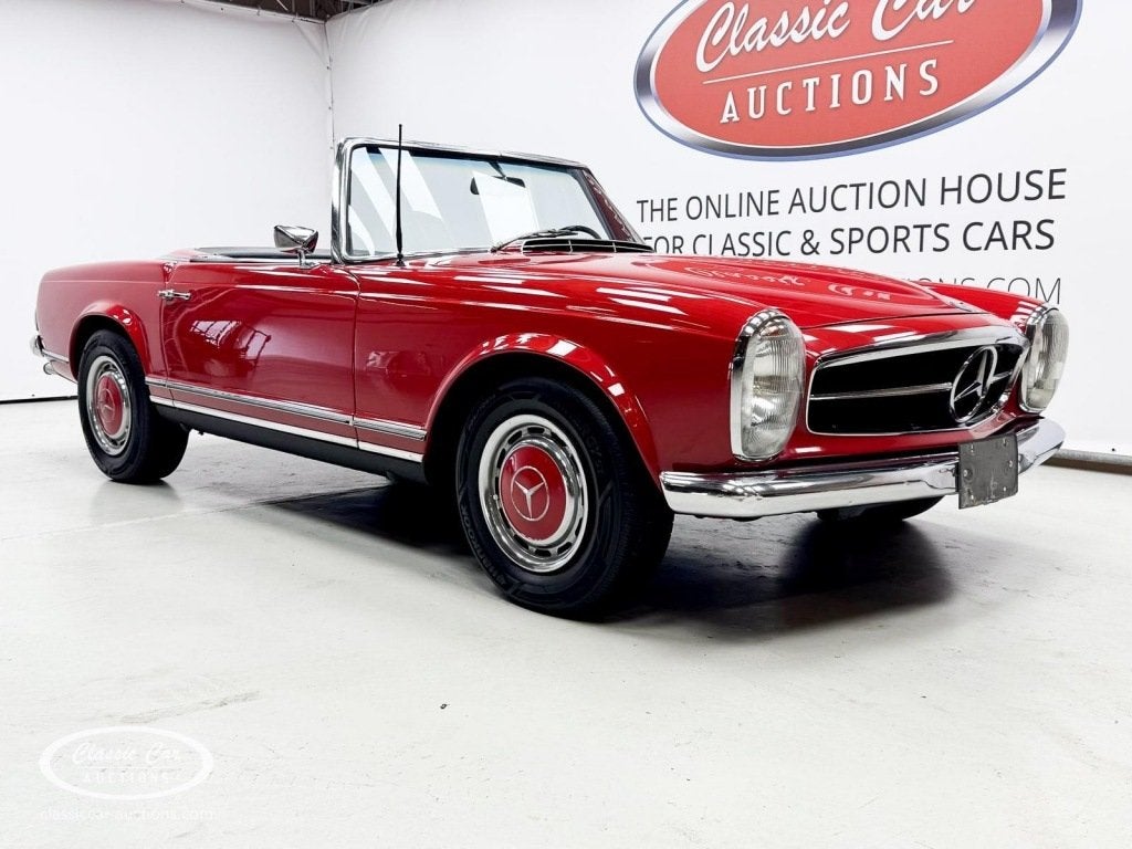 Mercedes-benz 280 Pagode - ONLINE AUCTION, Auto's, Mercedes-Benz, Bedrijf, Handgeschakeld, Rood