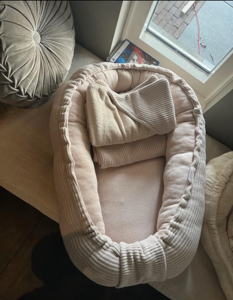 Babynestje liefiess, Ophalen of Verzenden, Zo goed als nieuw, Overige typen