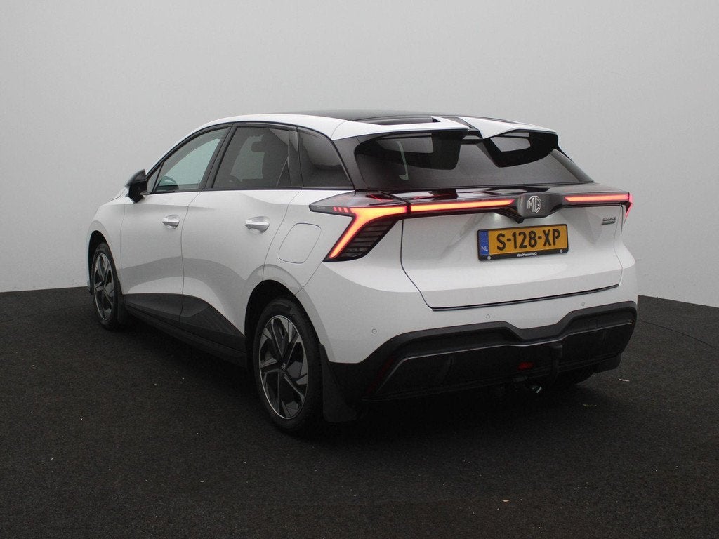 MG 4 Luxury 64 kWh | Apple Carplay/Android Auto | Achteruitr, Auto's, MG, Automaat, 12 maanden, Gebruikt, Origineel Nederlands